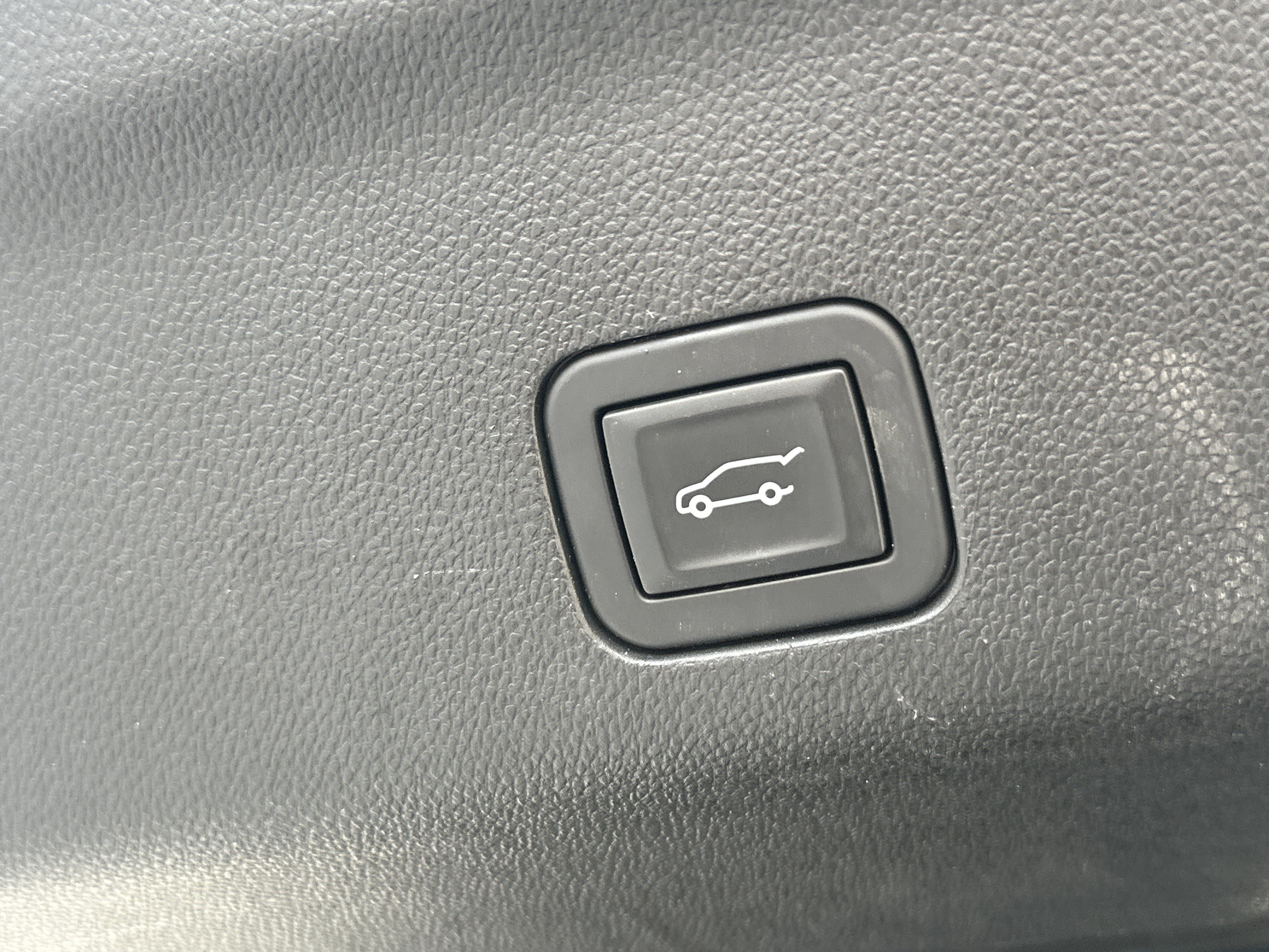 Certified 2024 Chevrolet Tahoe Premier RWD image 22