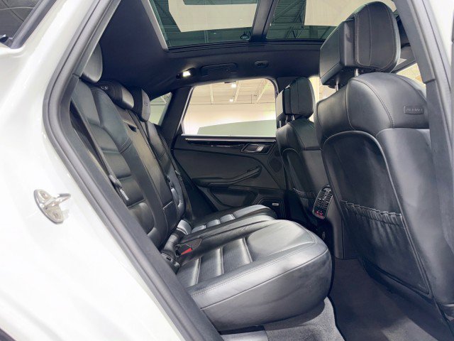 Used 2018 Porsche Macan GTS image 61