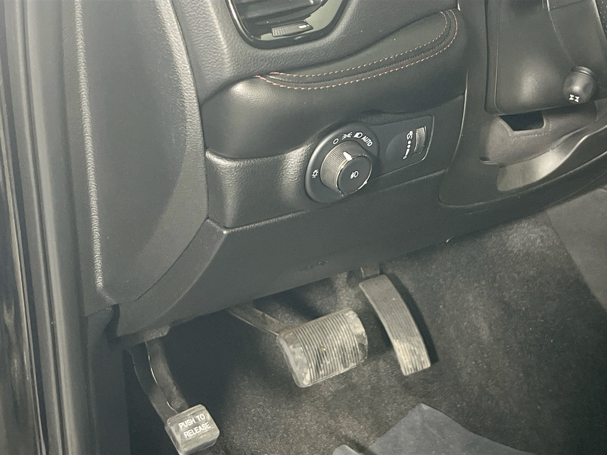 Used 2022 Dodge Durango R/T AWD/4WD image 10
