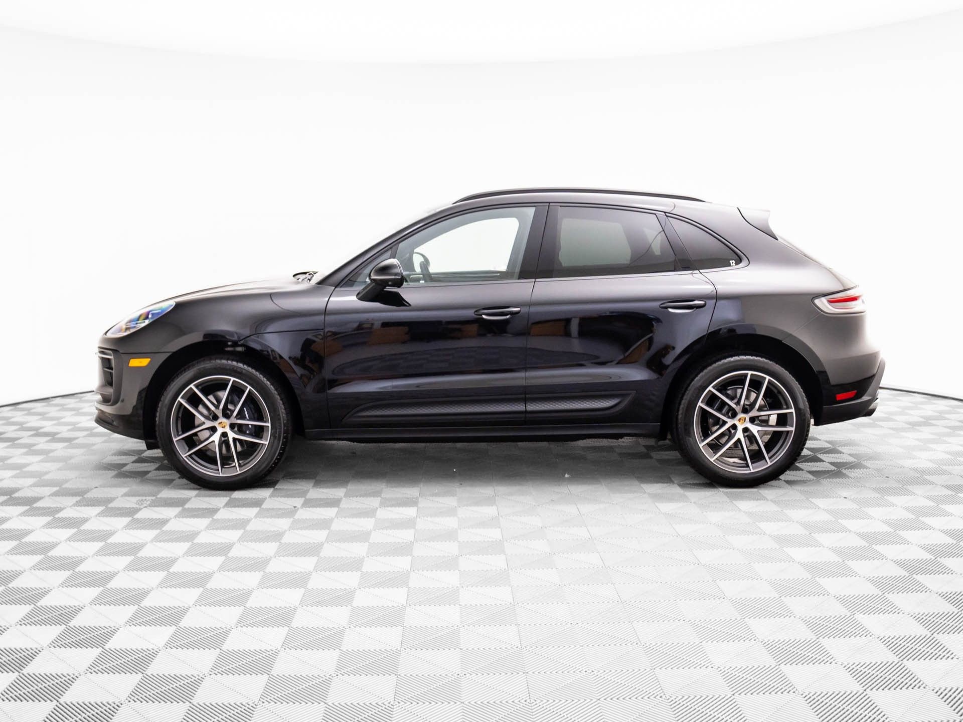Certified 2026 Porsche Macan AWD/4WD image 2