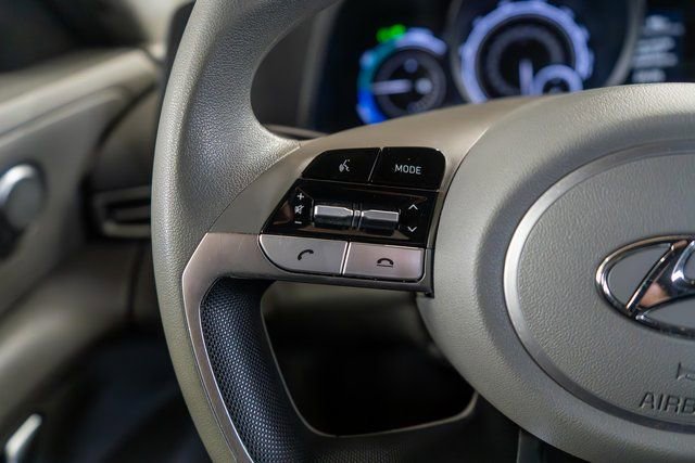 Used 2021 Hyundai Elantra Blue image 25