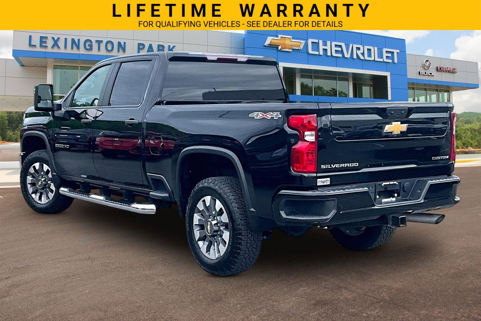 Used 2024 Chevrolet Silverado 2500 Custom w/ Custom Convenience Package AWD/4WD image 2