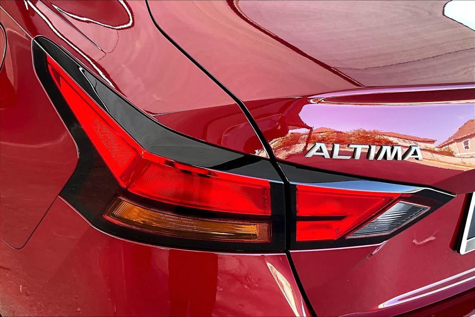 Certified 2025 Nissan Altima 2.5 SR w/ SR Premium Package AWD/4WD image 29