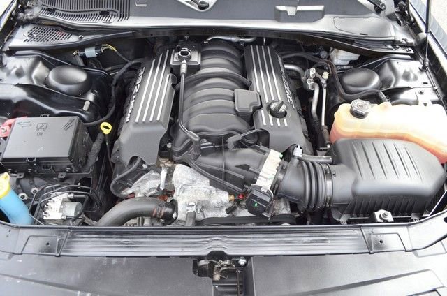 Used 2015 Dodge Challenger SRT w/ Technology Group image 37