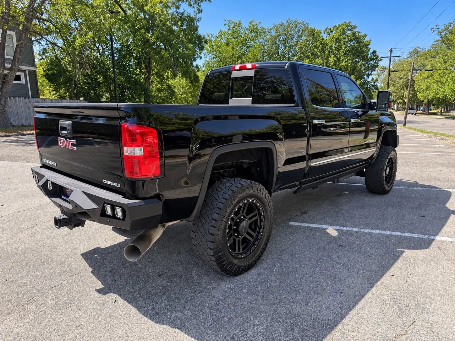 Used 2016 GMC Sierra 2500 Denali w/ Duramax Plus Package AWD/4WD image 5