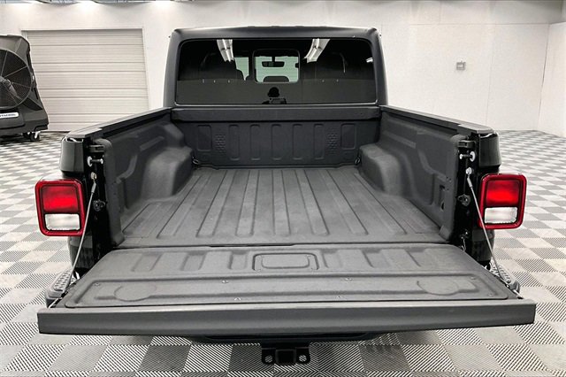 Used 2021 Jeep Gladiator Overland w/ Popular Equipment Package image 29