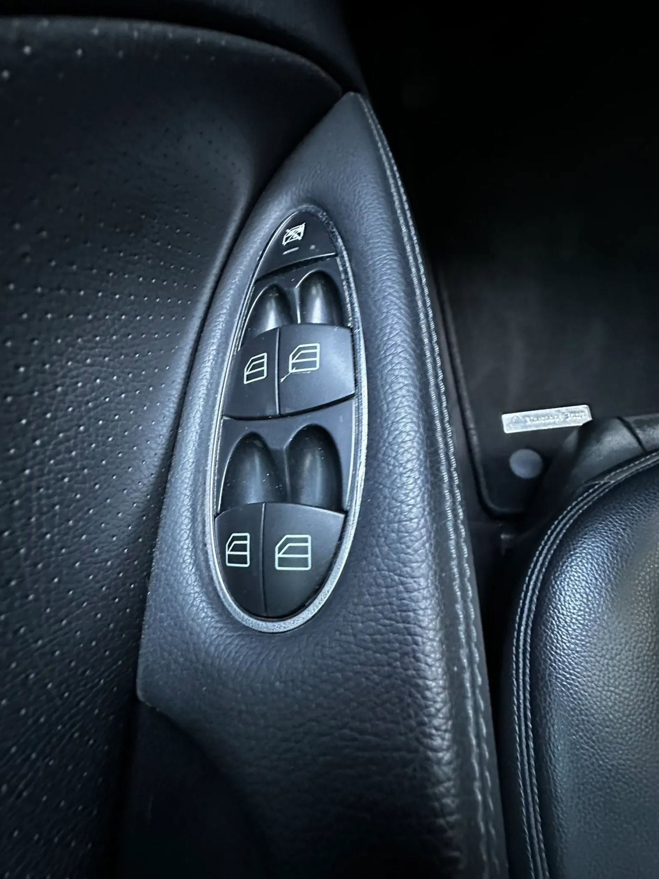 Used 2005 Mercedes-Benz E 320 Sedan image 37