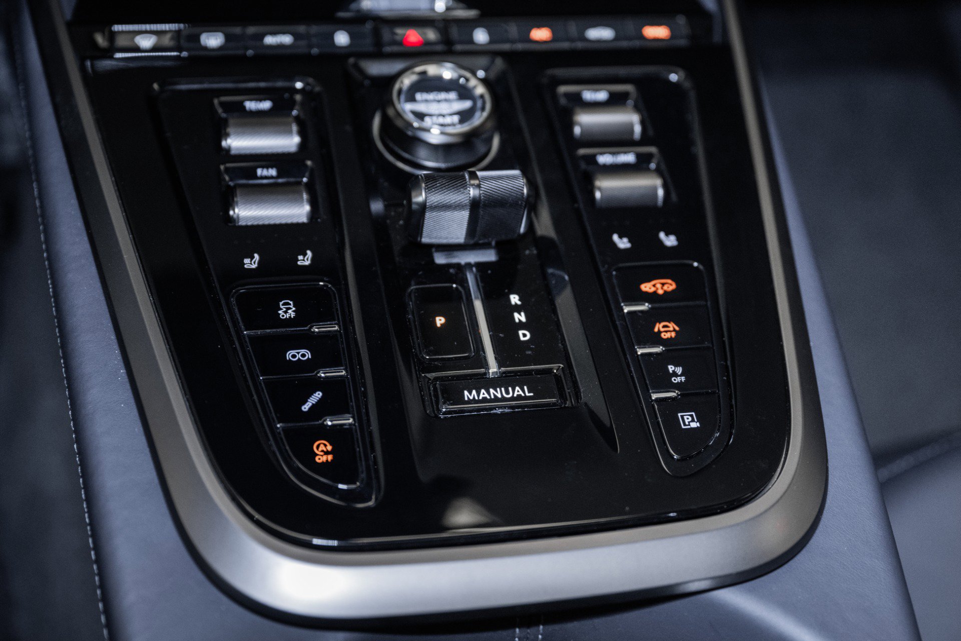 Used 2025 Aston Martin DBX 707 image 38