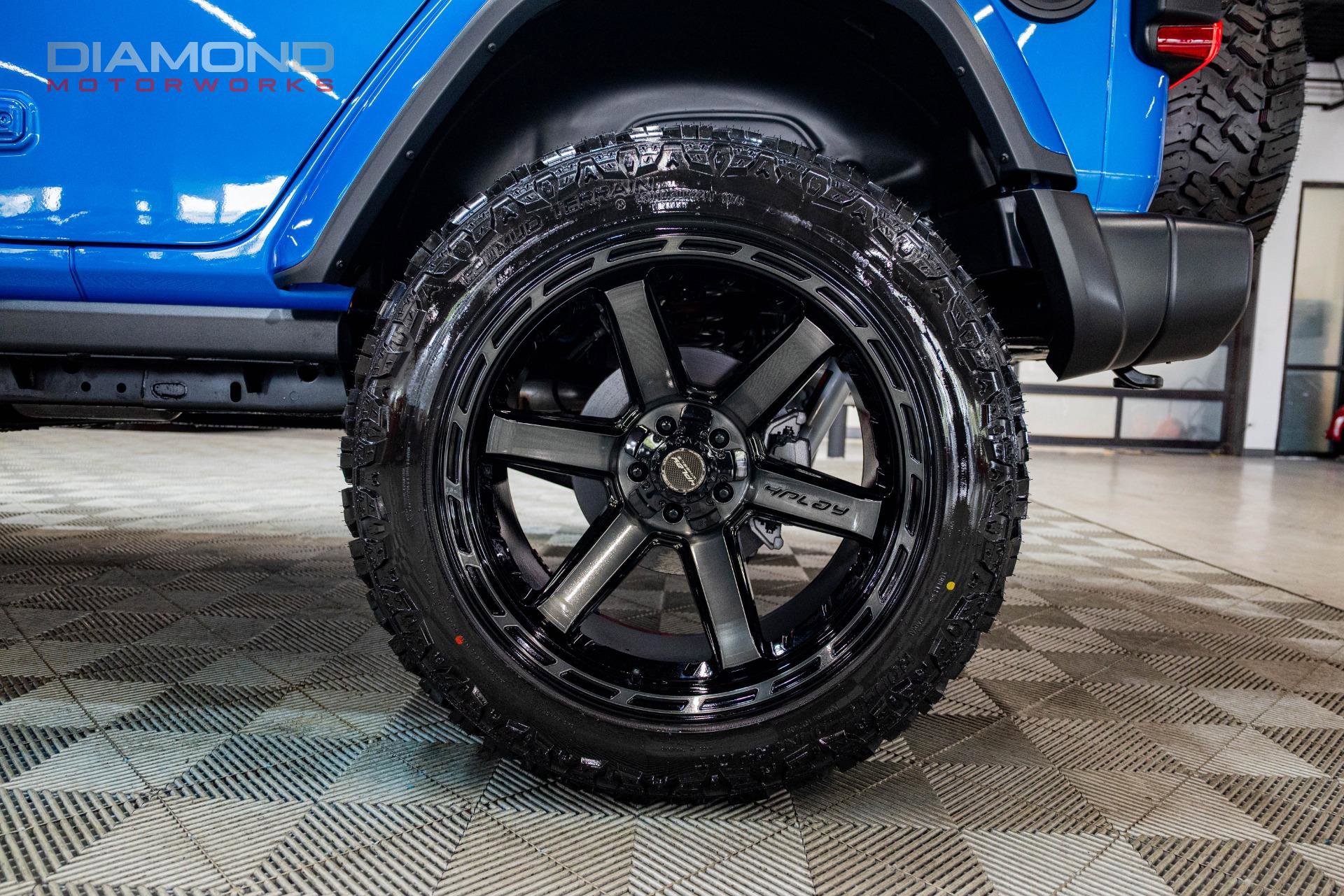 Used 2024 Jeep Wrangler Unlimited Sahara w/ Technology Group image 33