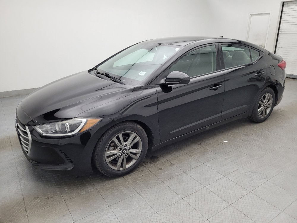 Used 2017 Hyundai Elantra SE image 2