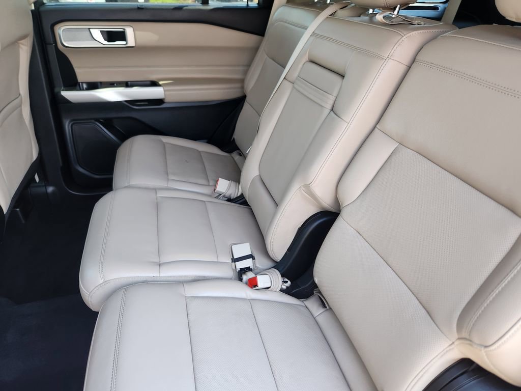 Used 2022 Ford Explorer Limited w/ Equipment Group 301A image 10