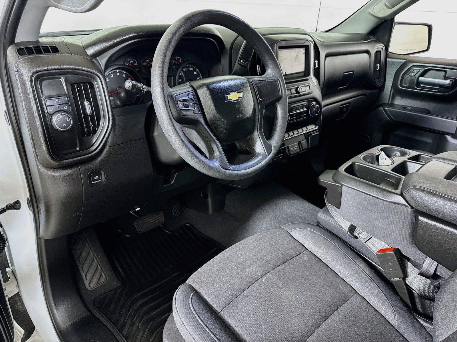Certified 2025 Chevrolet Silverado 1500 Custom RWD image 7