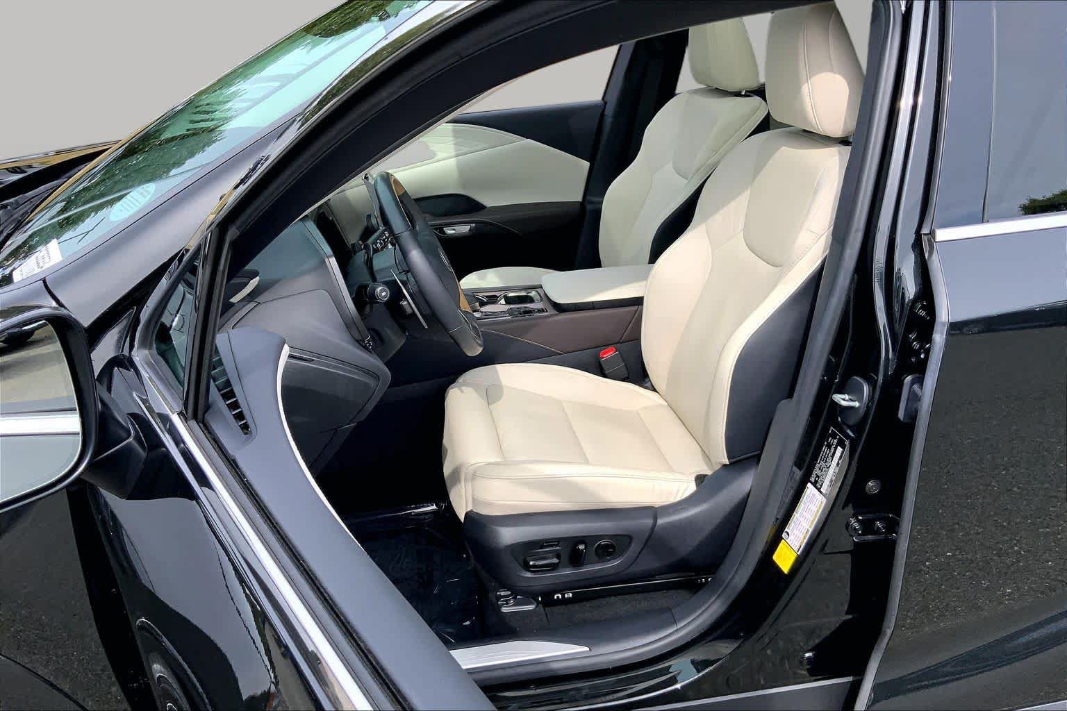Used 2024 Lexus RX 350 AWD w/ Convenience Package image 8