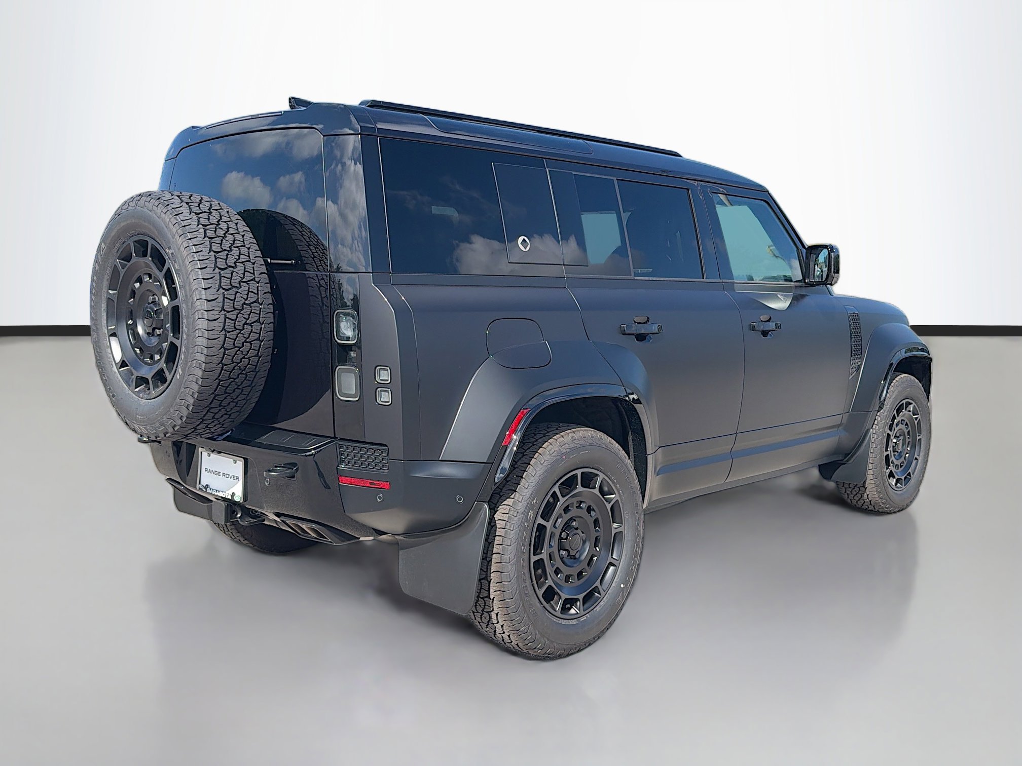New 2026 Land Rover Defender 110 OCTA AWD/4WD image 5