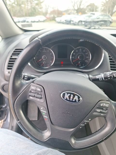 Used 2015 Kia Forte EX image 10