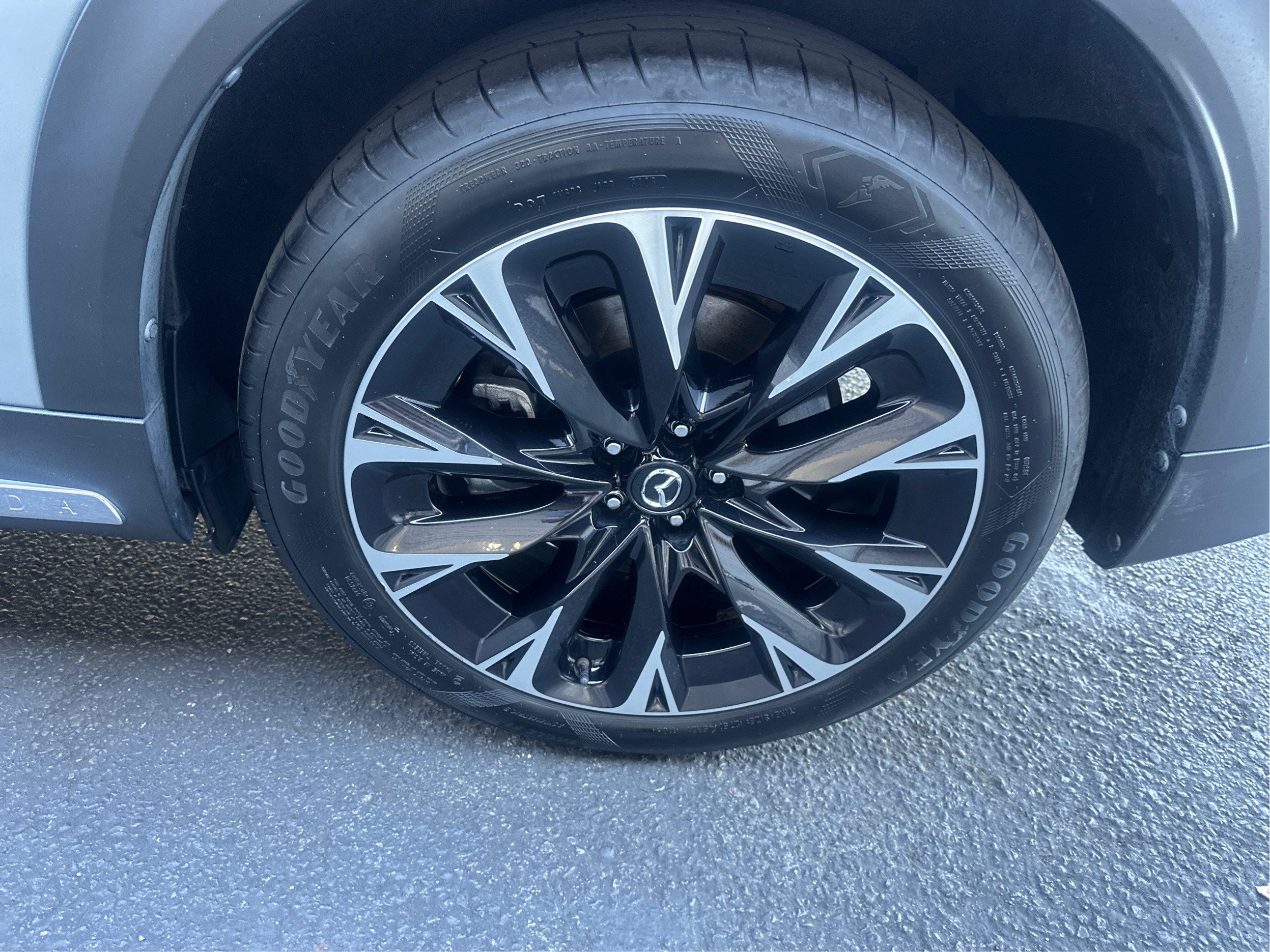 Certified 2024 MAZDA CX-90 Plug-In Hybrid w/ Premium Pkg AWD/4WD image 28