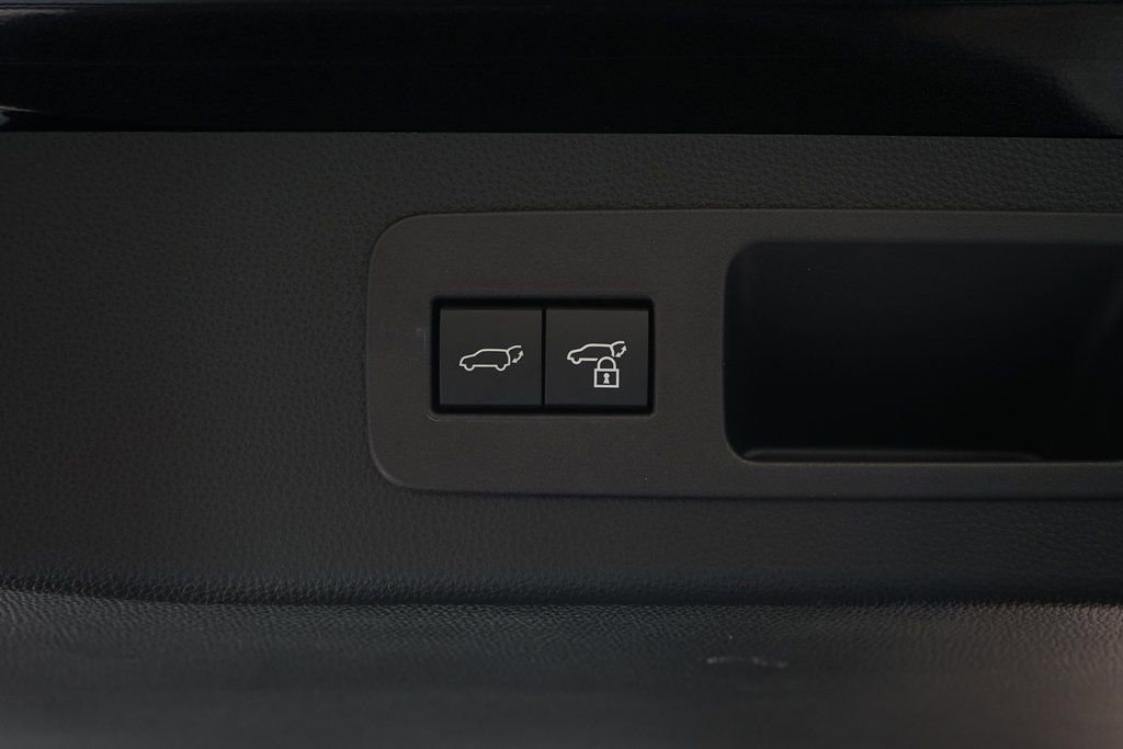 Used 2025 Lexus LX 600 4WD w/ Appearance Package image 39