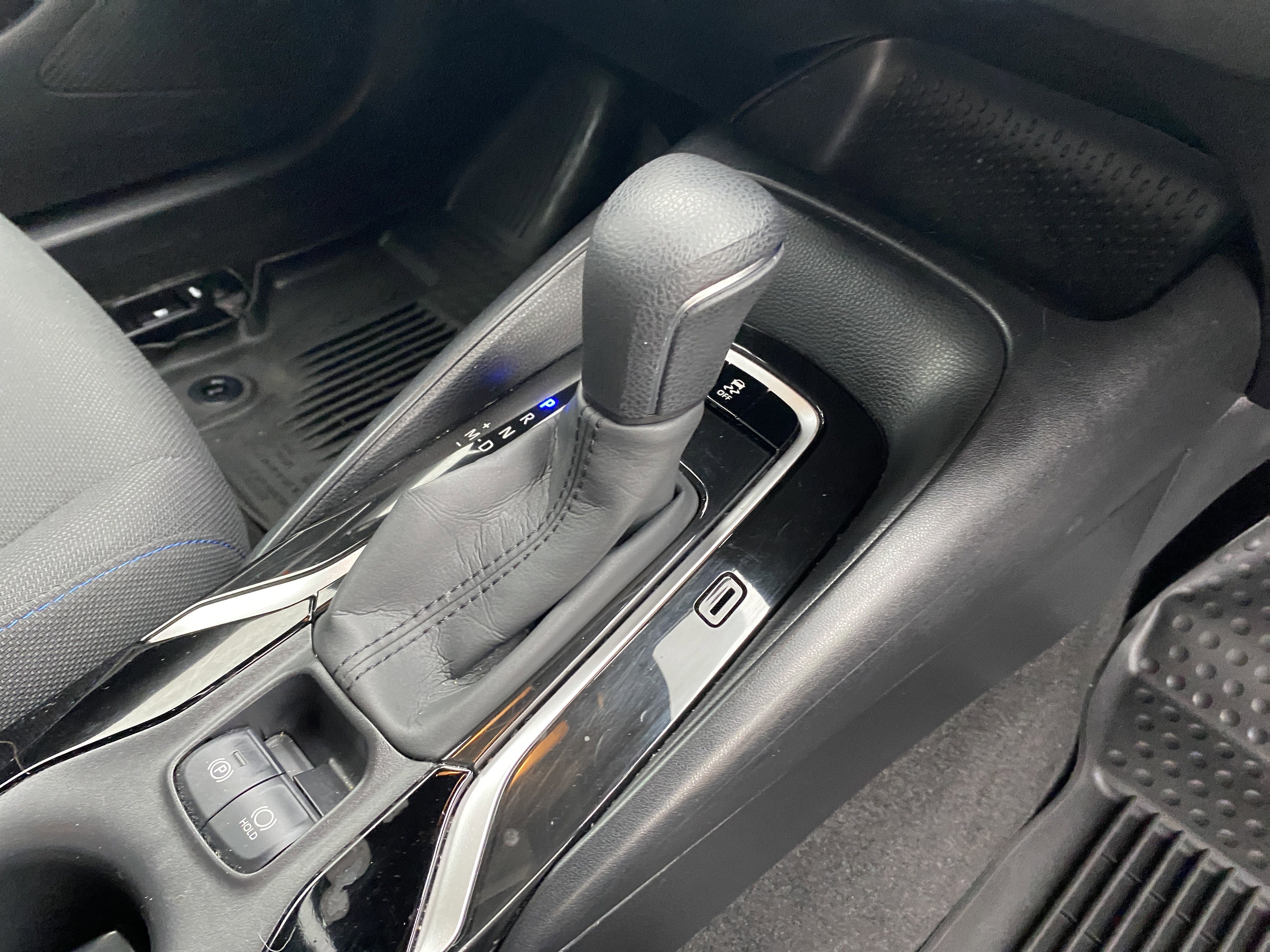 Used 2022 Toyota Corolla SE w/ SE Premium Package image 16