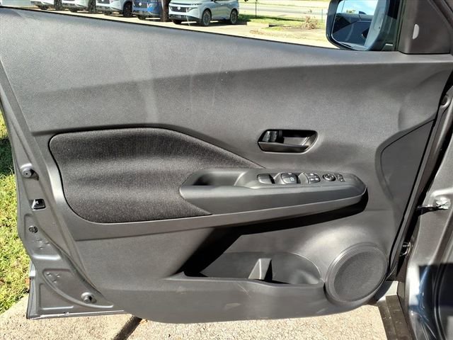 New 2025 Nissan Kicks Play S image 6