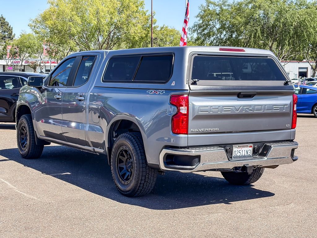 Used 2020 Chevrolet Silverado 1500 LT AWD/4WD image 2