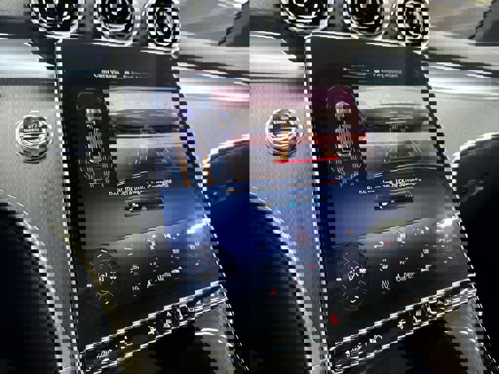 Used 2025 Mercedes-Benz C 300 4MATIC Sedan image 19