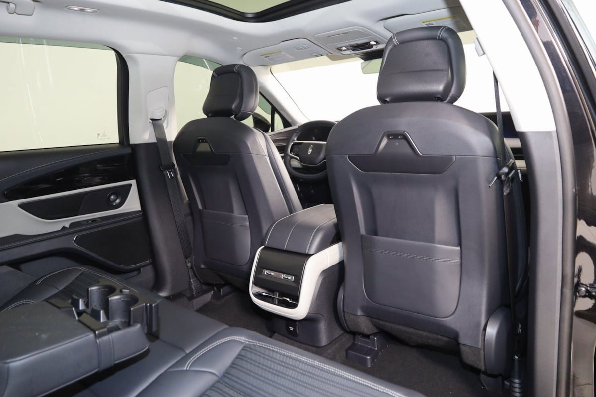 Used 2025 Lincoln Nautilus Reserve AWD/4WD image 15