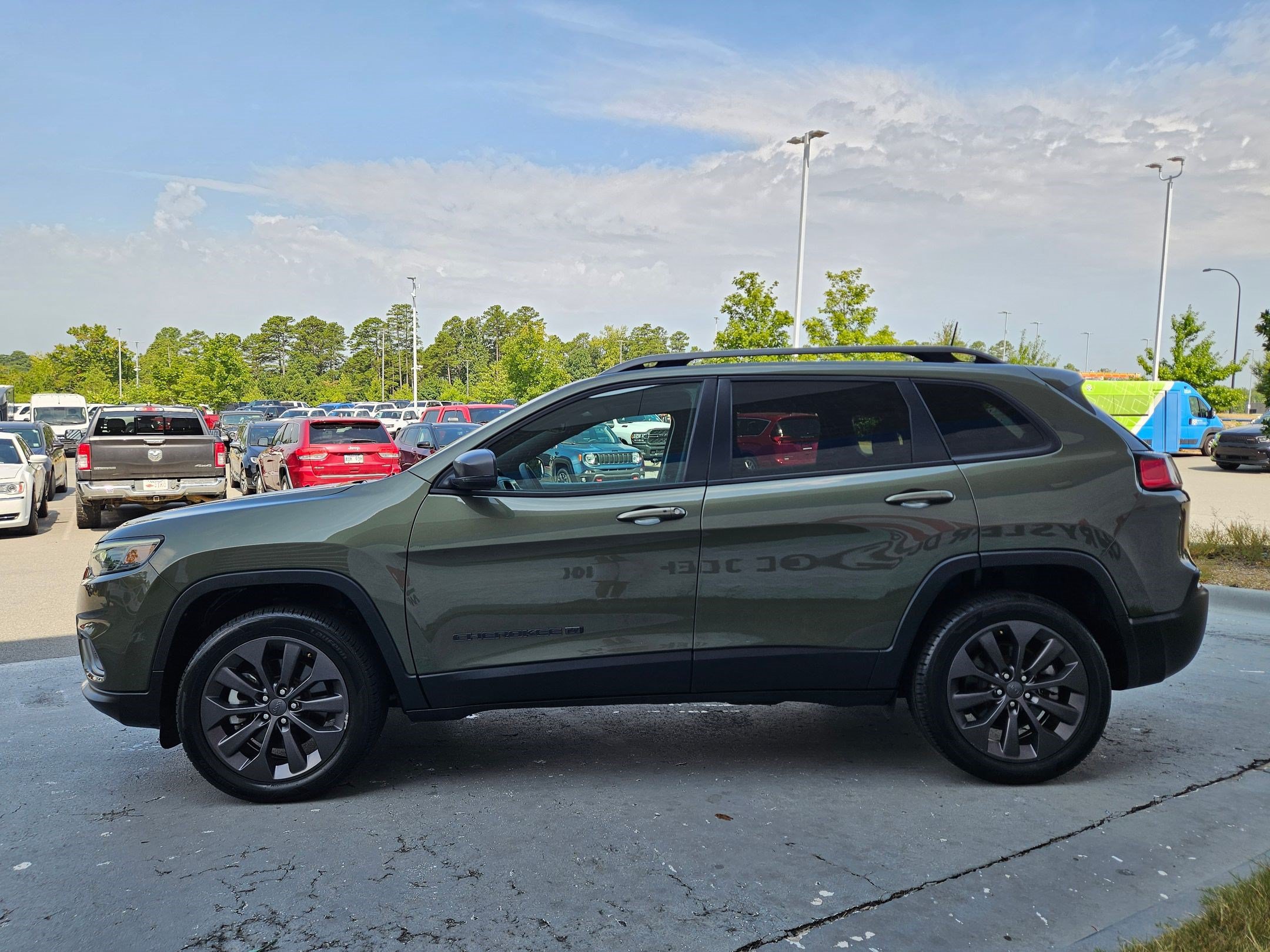 Used 2021 Jeep Cherokee Latitude Lux 80th Anniv w/ Quick Order Package 26U 80TH AWD/4WD image 4