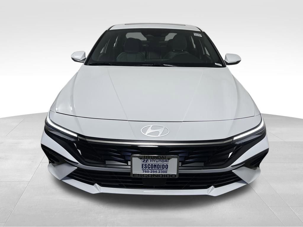 New 2025 Hyundai Elantra Limited image 8