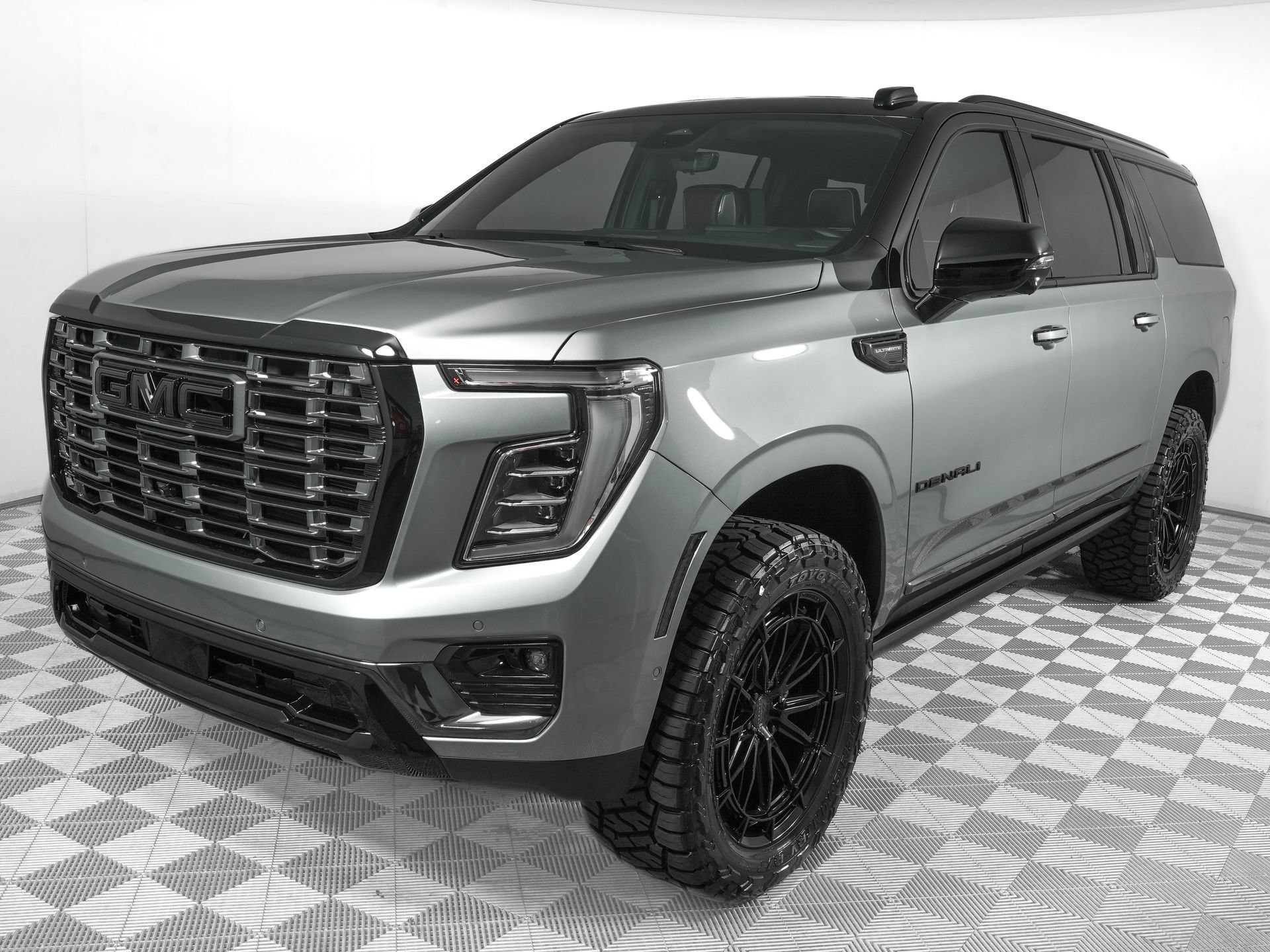 Used 2026 GMC Yukon XL Denali Ultimate w/ LPO, Floor Liner Package AWD/4WD image 8