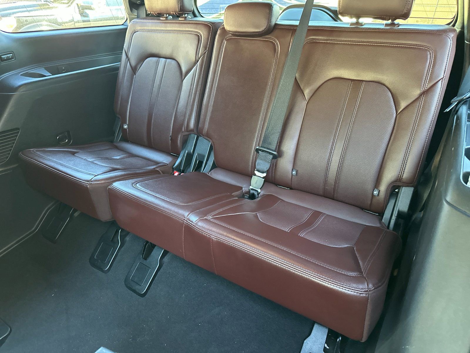 Used 2023 Ford Expedition Limited image 17