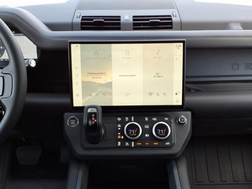 New 2026 Land Rover Defender 110 S AWD/4WD image 17