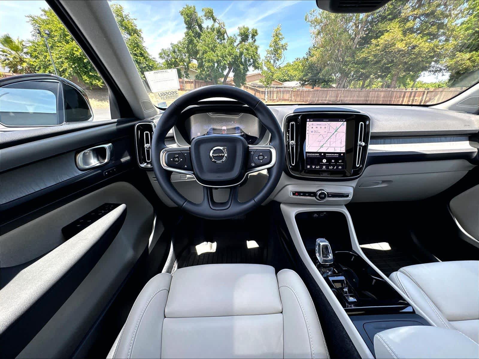 Used 2026 Volvo XC40 B5 Plus w/ Protection Package Premier AWD/4WD image 8