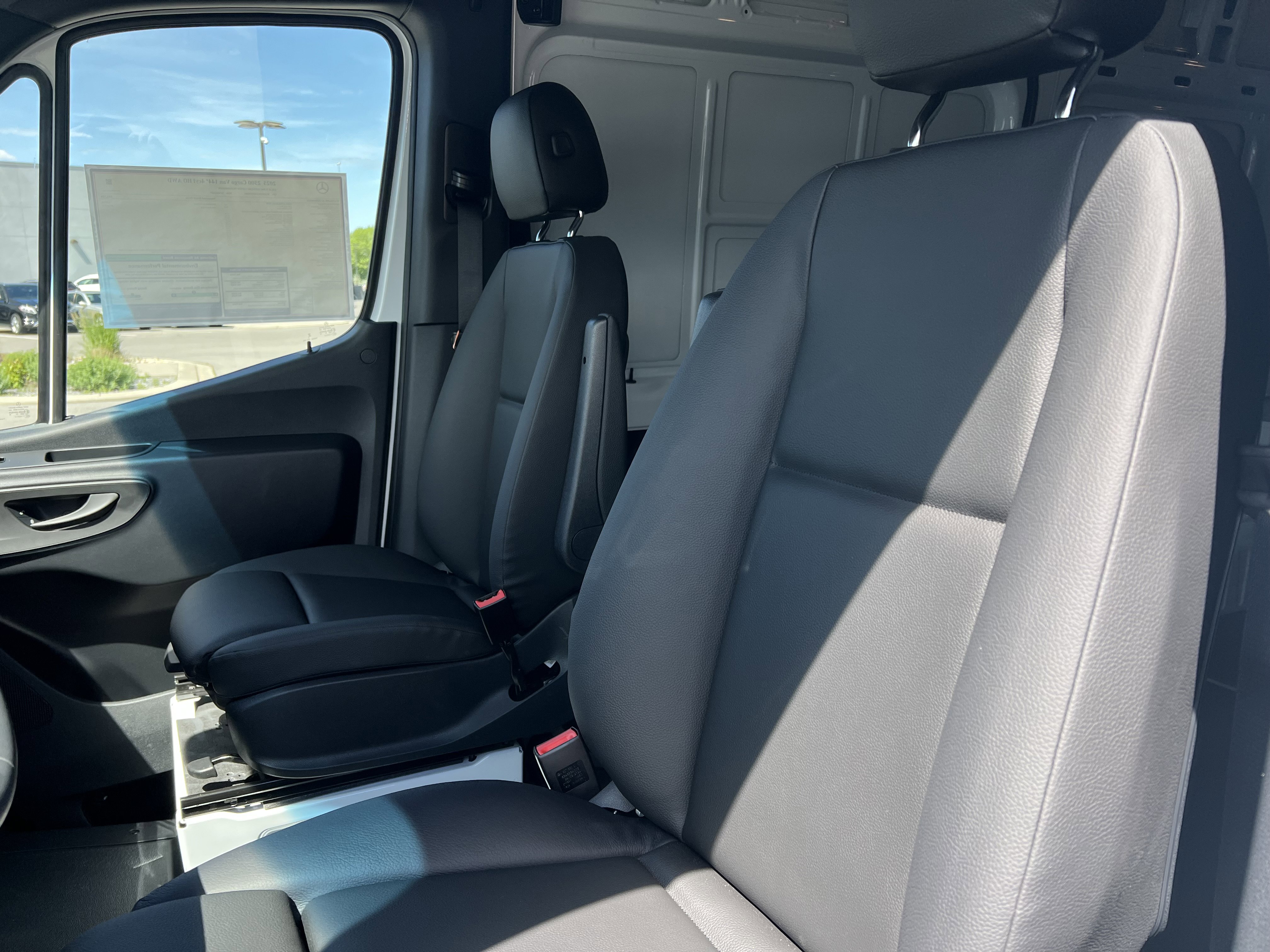 New 2025 Mercedes-Benz Sprinter 2500 image 12