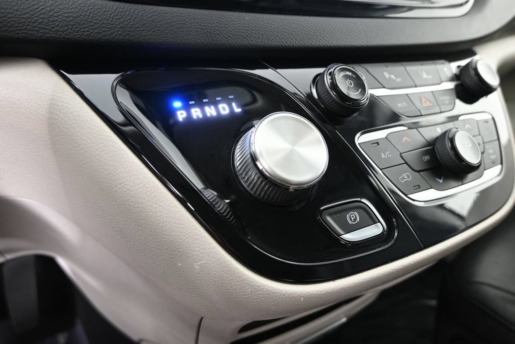 Used 2022 Chrysler Pacifica Touring-L FWD image 31