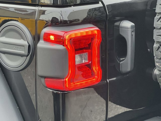 Used 2025 Jeep Wrangler Rubicon w/ Steel Bumper Group image 9