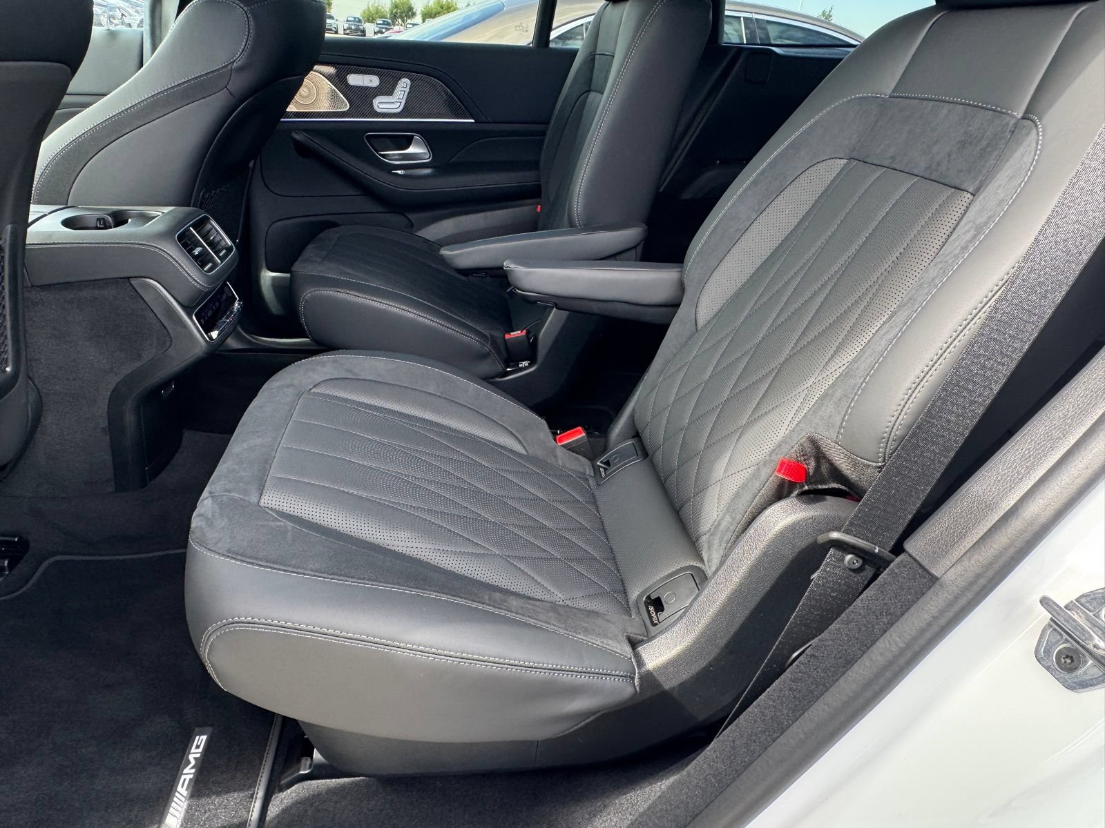 New 2025 Mercedes-Benz GLS 63 AMG 4MATIC image 32