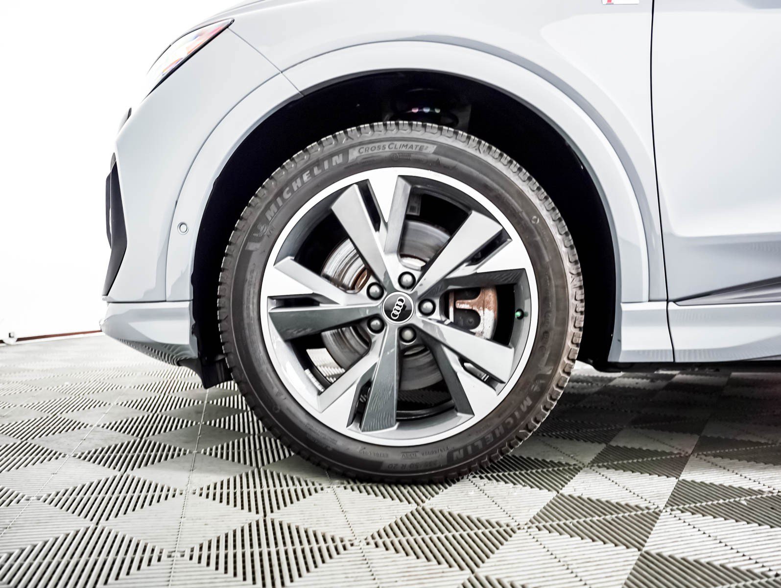 Used 2023 Audi Q4 e-tron Premium Plus w/ Premium Plus AWD/4WD image 6