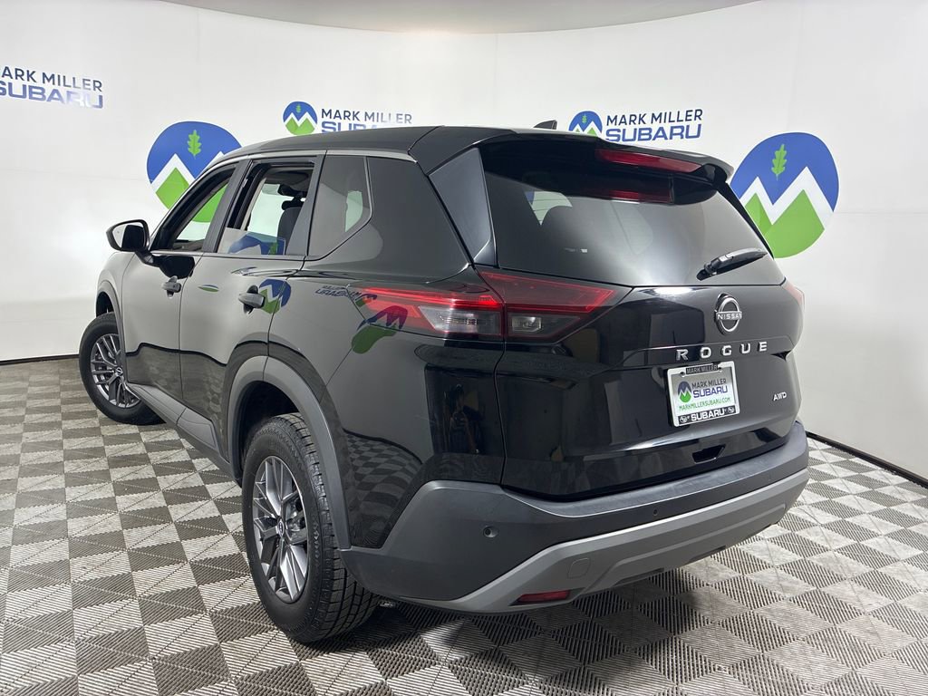 Used 2023 Nissan Rogue S AWD/4WD image 7