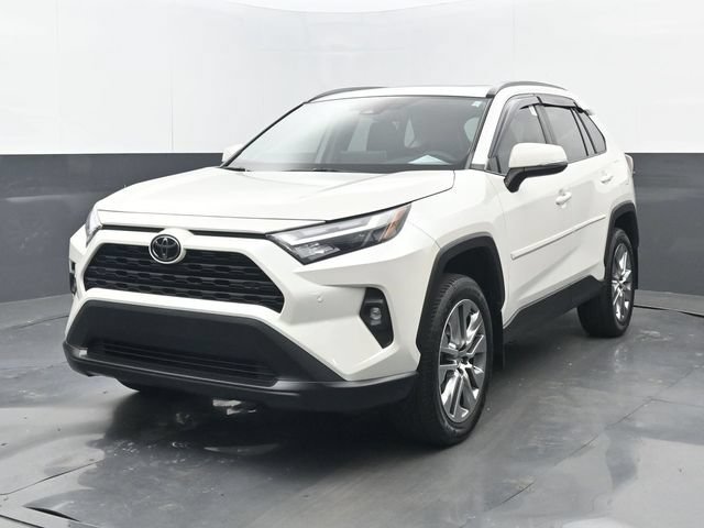 Used 2022 Toyota RAV4 XLE Premium AWD/4WD image 24