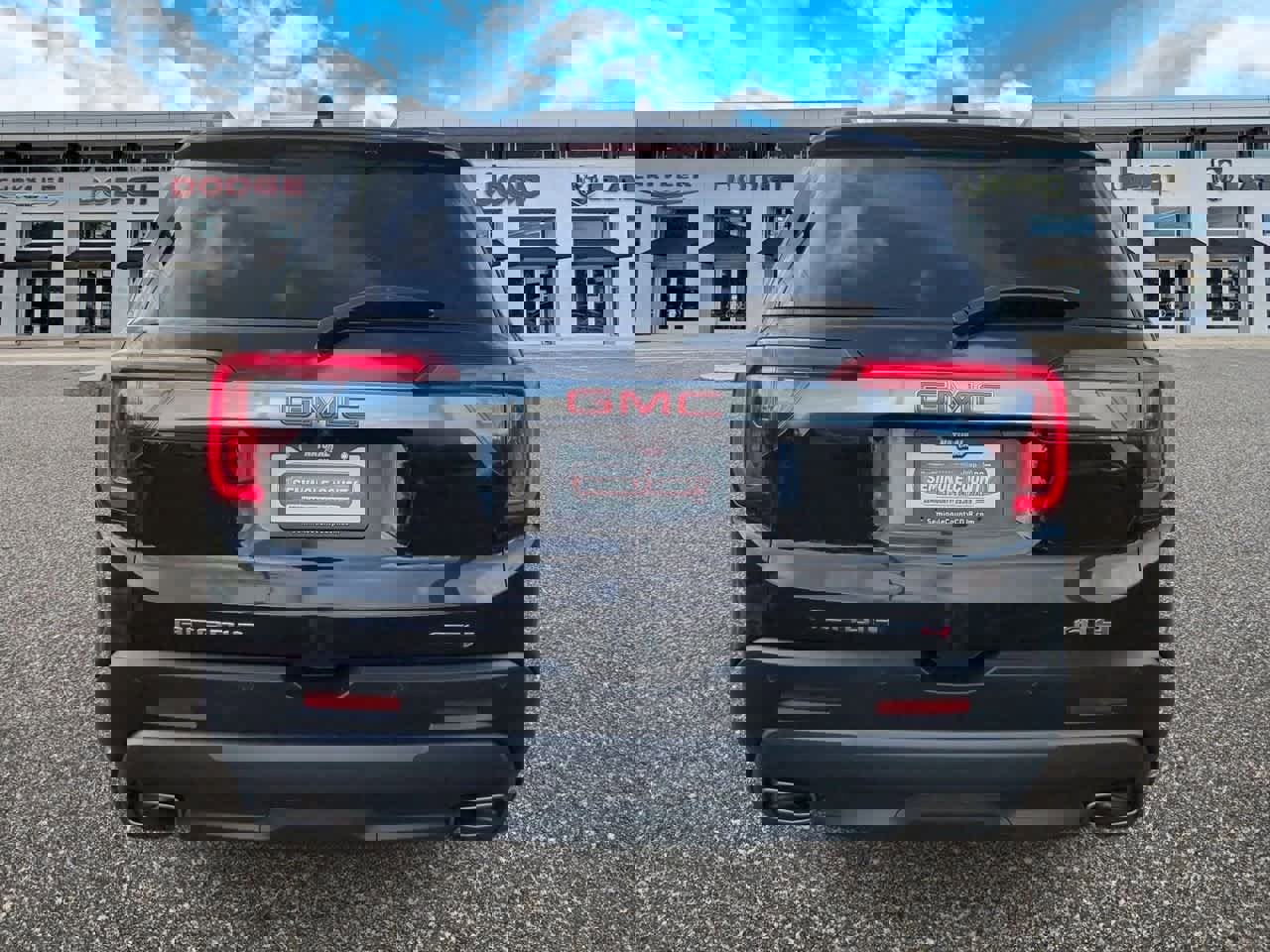 Used 2023 GMC Acadia AT4 w/ Technology Package image 7