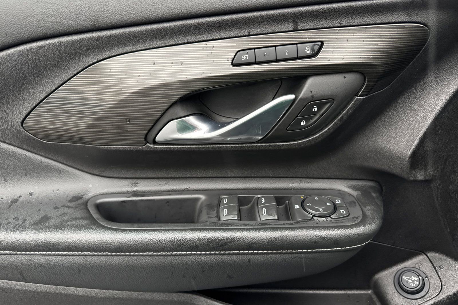 Certified 2024 GMC Terrain SLT image 10