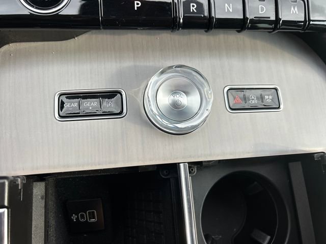 Used 2025 Lincoln Navigator Reserve AWD/4WD image 23