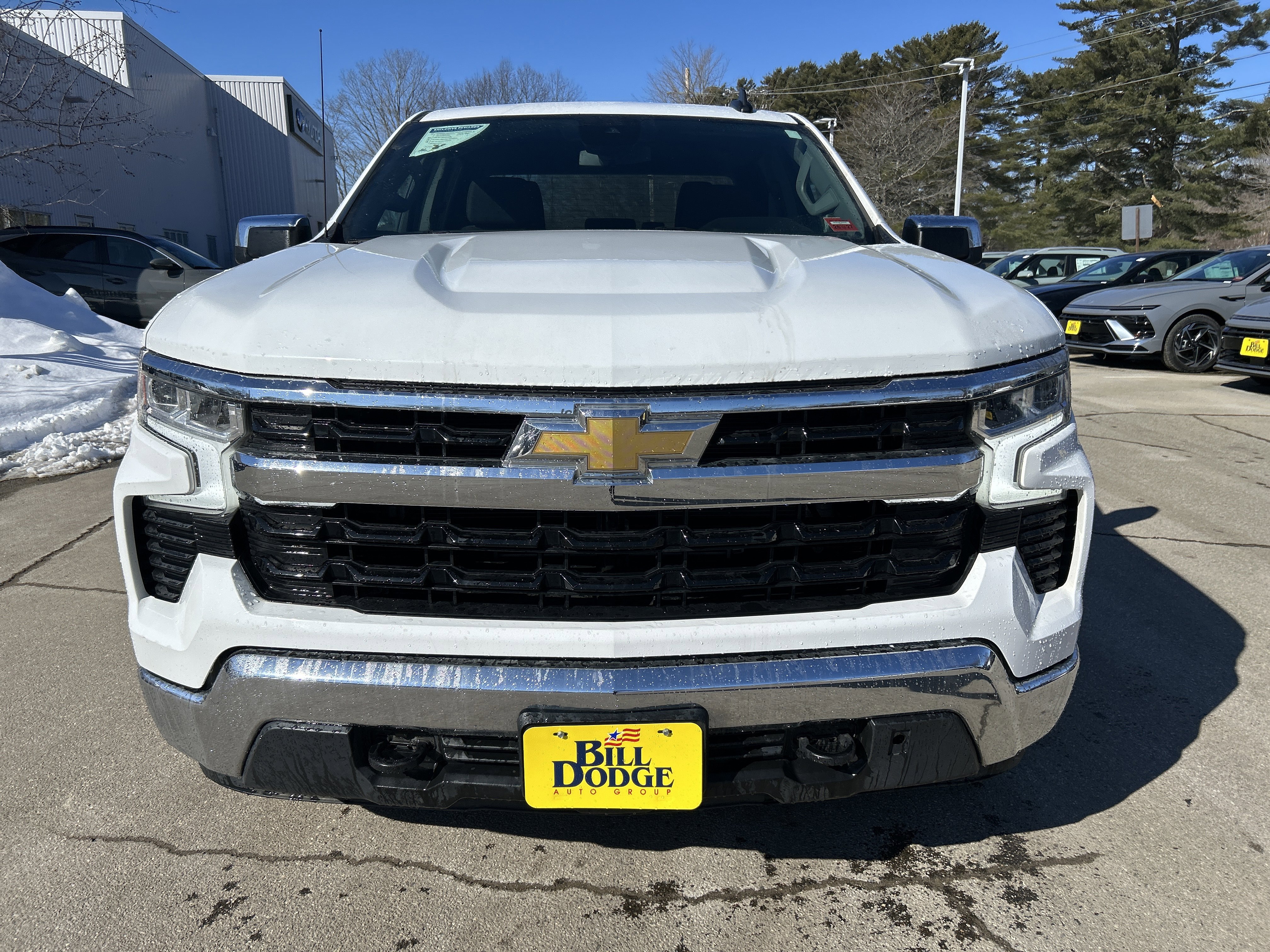 Used 2022 Chevrolet Silverado 1500 LT image 2