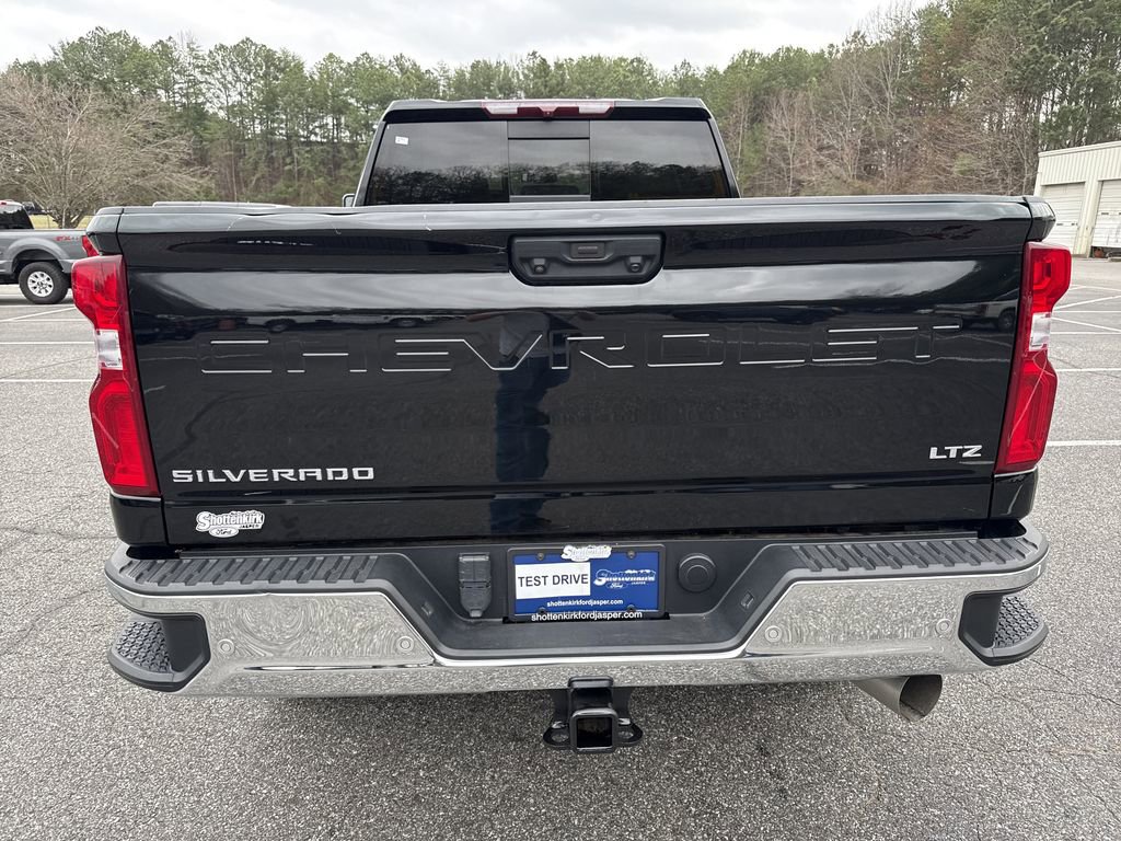Used 2022 Chevrolet Silverado 2500 LTZ w/ LTZ Plus Package image 6