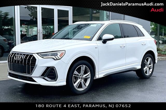 Used 2019 Audi Q3 2.0T Premium Plus w/ Premium Plus Package AWD/4WD image 1