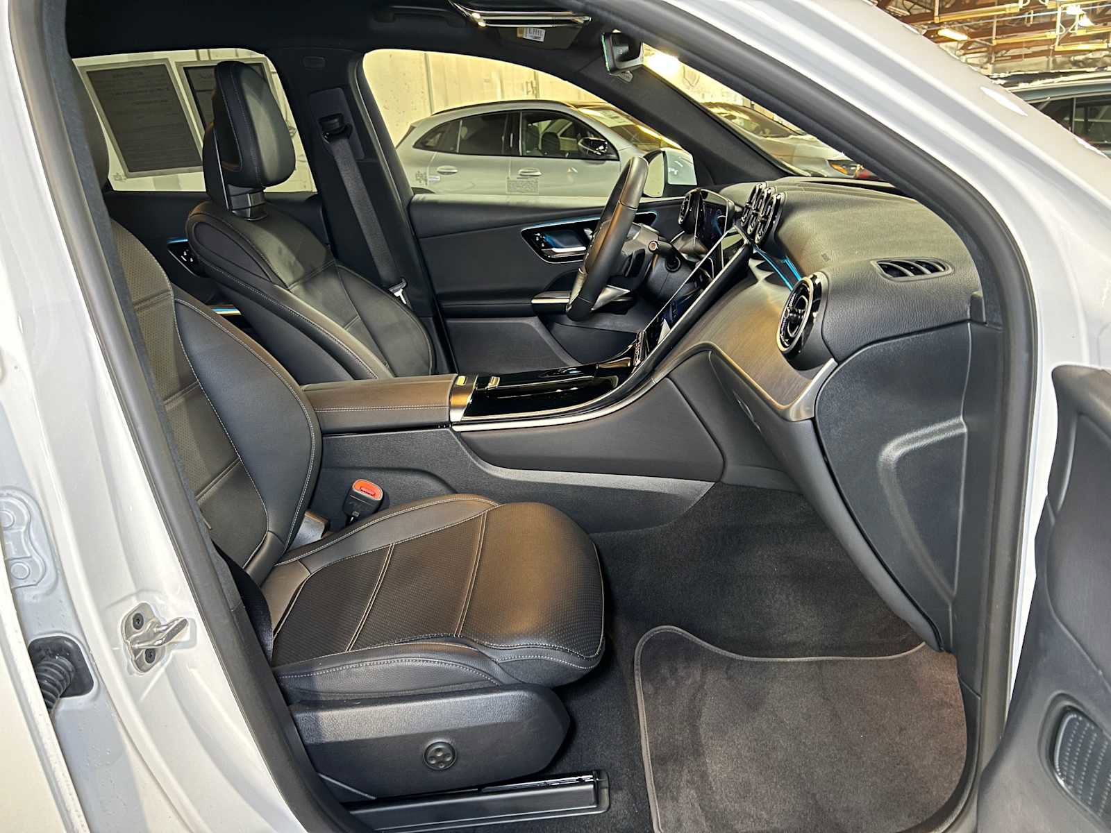 Certified 2025 Mercedes-Benz GLC 300 4MATIC image 11
