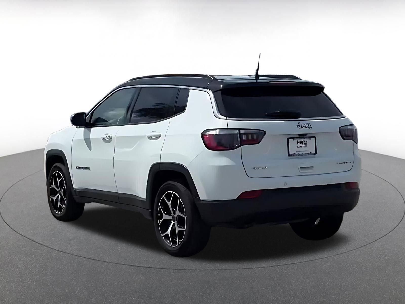 Used 2025 Jeep Compass Limited image 9