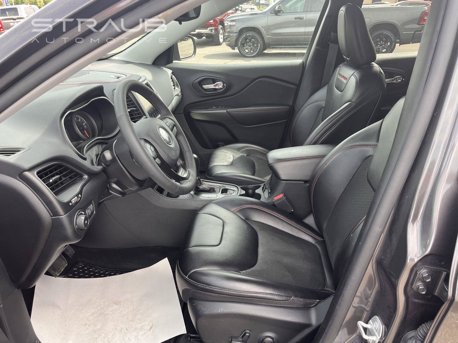 Used 2022 Jeep Cherokee Trailhawk w/ Trailer Tow Group AWD/4WD image 16
