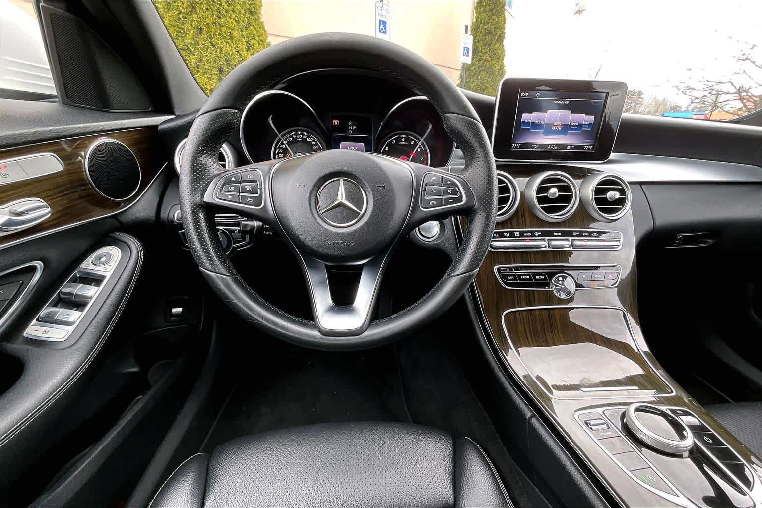 Used 2018 Mercedes-Benz C 300 4MATIC Sedan image 6
