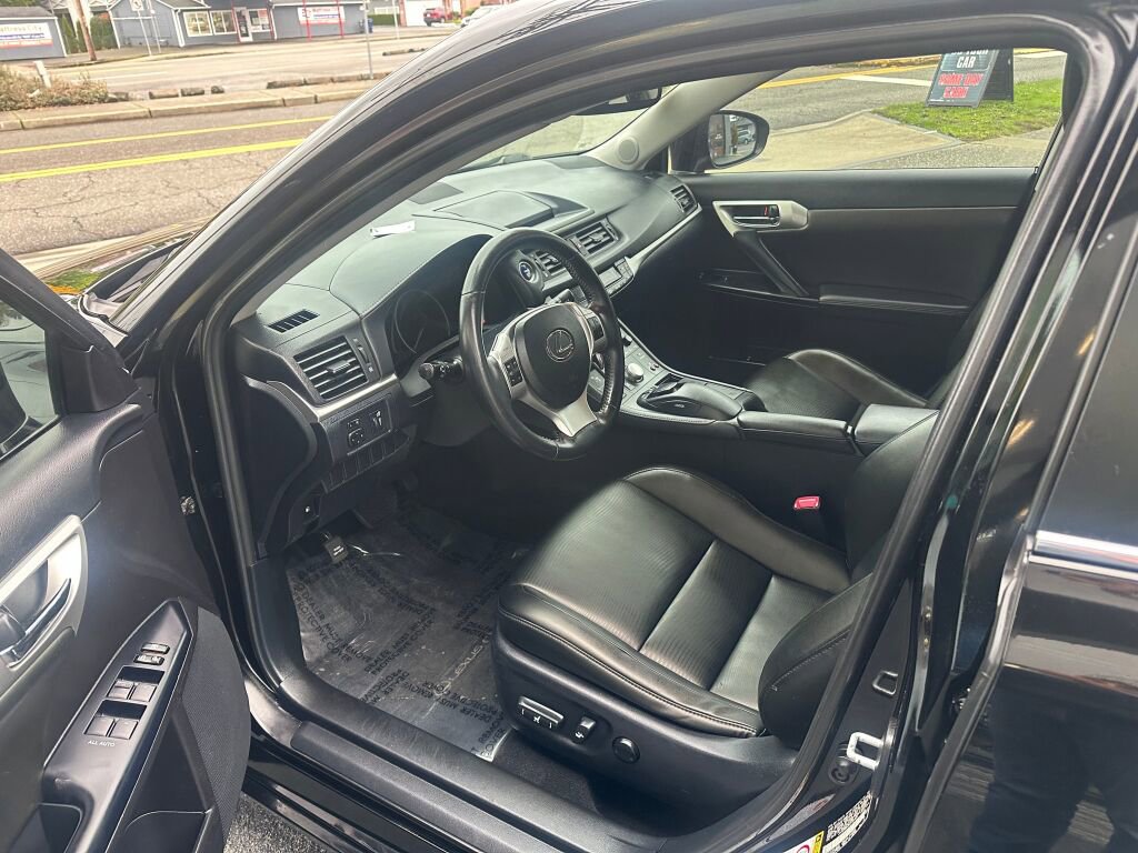 Used 2013 Lexus CT 200h image 8